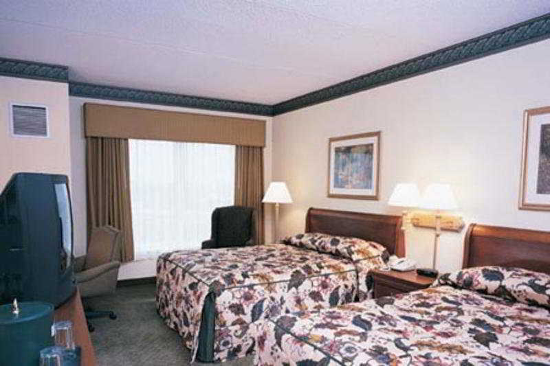 Hotel Hampton & By Hilton- Airport Elizabeth